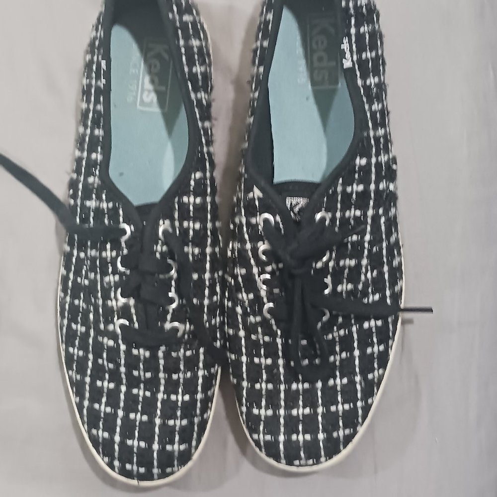 Tweed keds